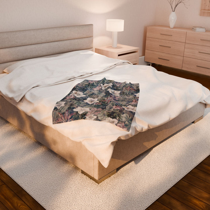Luxury Velveteen Plush Blanket - Soft Amaryllis- Cozy & Soft